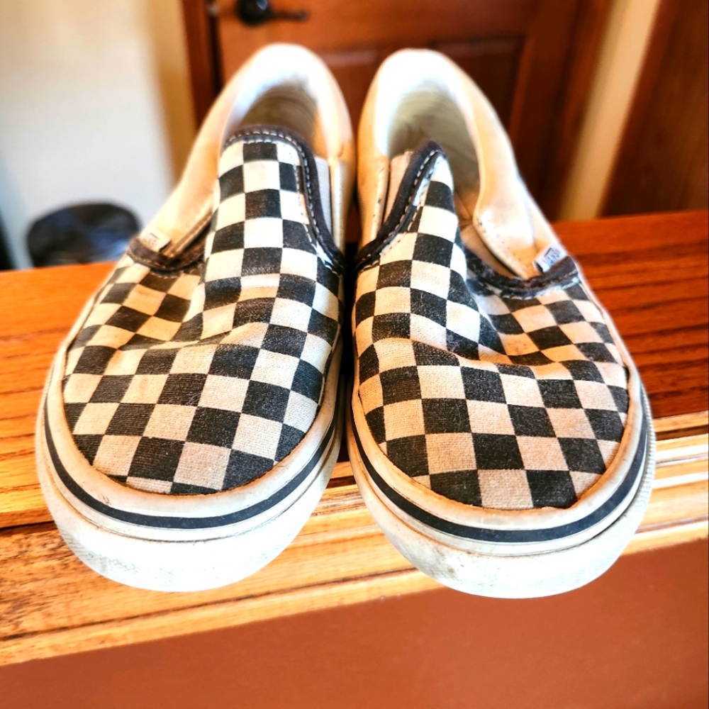Kids size 2.0 checkered Van's shoes
